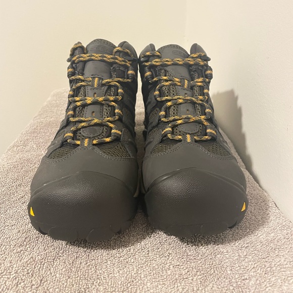 Keen Utility Work Boots | Size - 9D | Color - Raven / Tawny Olive | Steel Toe - Picture 3 of 11